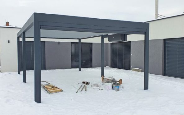bioklimaticka-hlinikova-pergola-kvasiny_3_optimized bioklimaticka-hlinikova-pergola-kvasiny_3_optimized